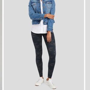 Spanx Look at Me Now Seamless Leggings